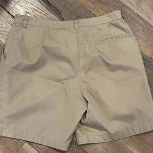 Doc & Amelia Women's Khaki Chino Shorts Size 10